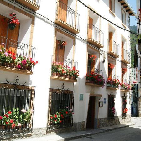 Hostal Pirineos Meliz Bielsa Exterior photo