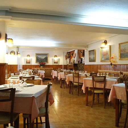 Hostal Pirineos Meliz Bielsa Exterior photo